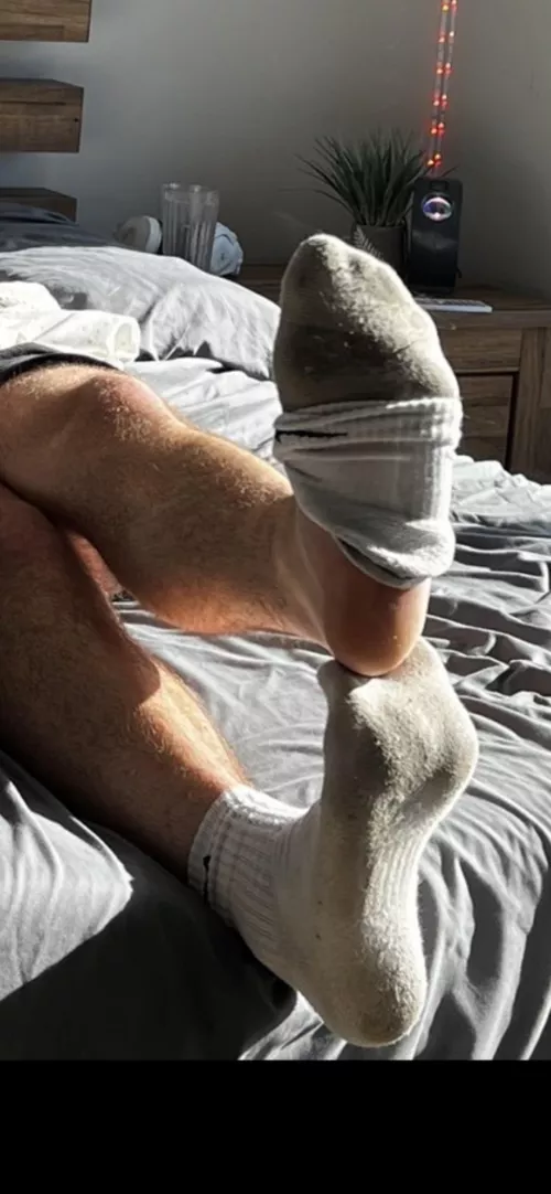 Looking for straight or alpha guys to worship. You could treat me however you wanted, I could wait on you hand and foot, make a great foot rest, do your chores? Aggressive and dominant the better. I’m cute, 28, hwp and have pics for trade. Very serious by klbklb92