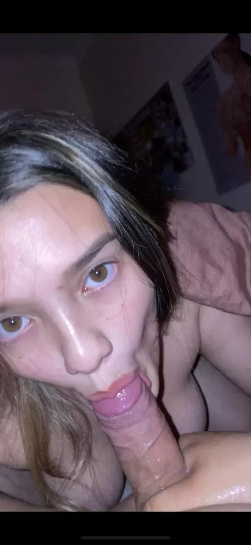 Looking into my eyes like a good girl by eze2199