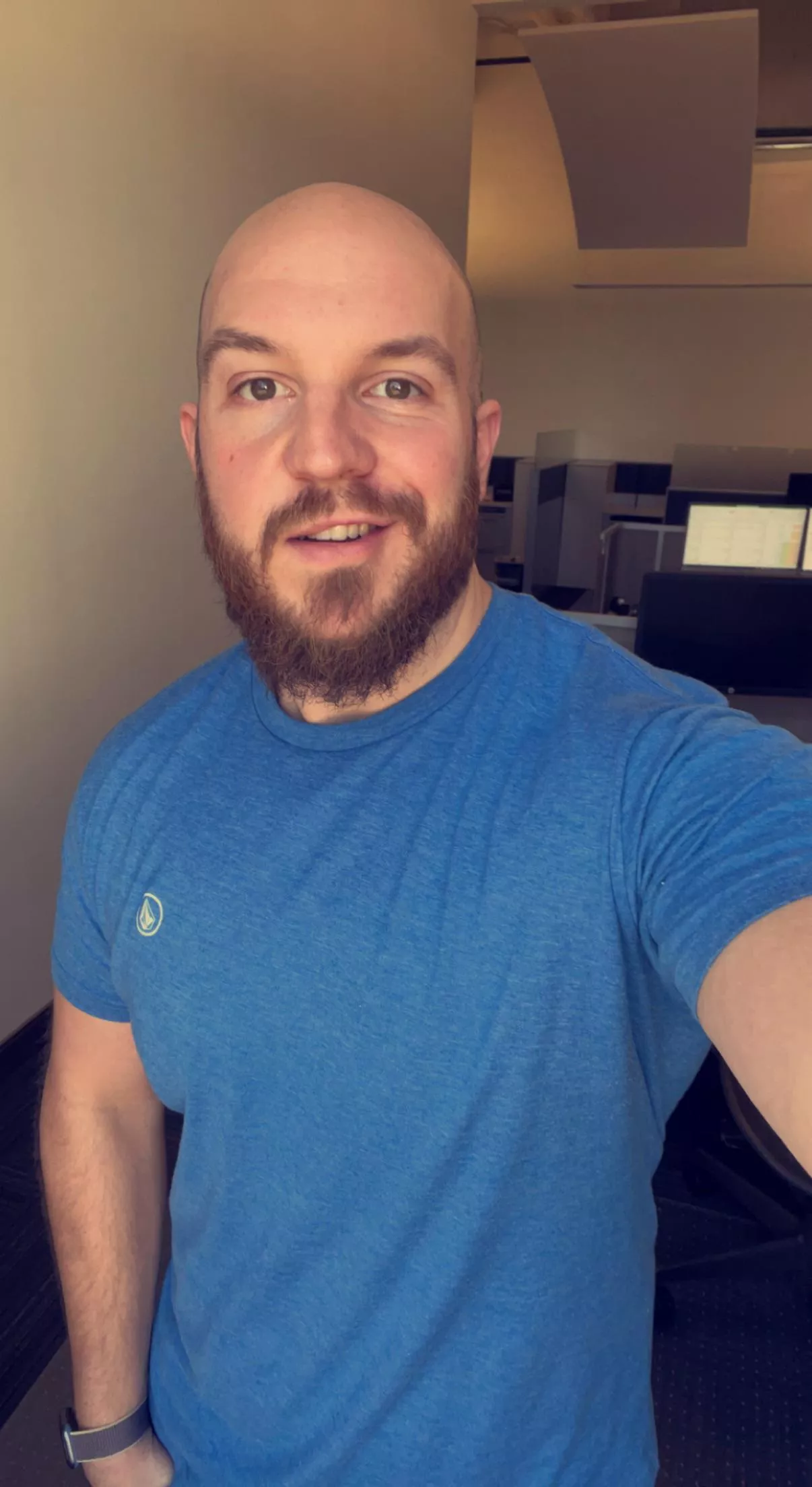 Looking out the window at such a nice day! Can’t wait to enjoy the weather on lunch. posted by InternationalLuck142