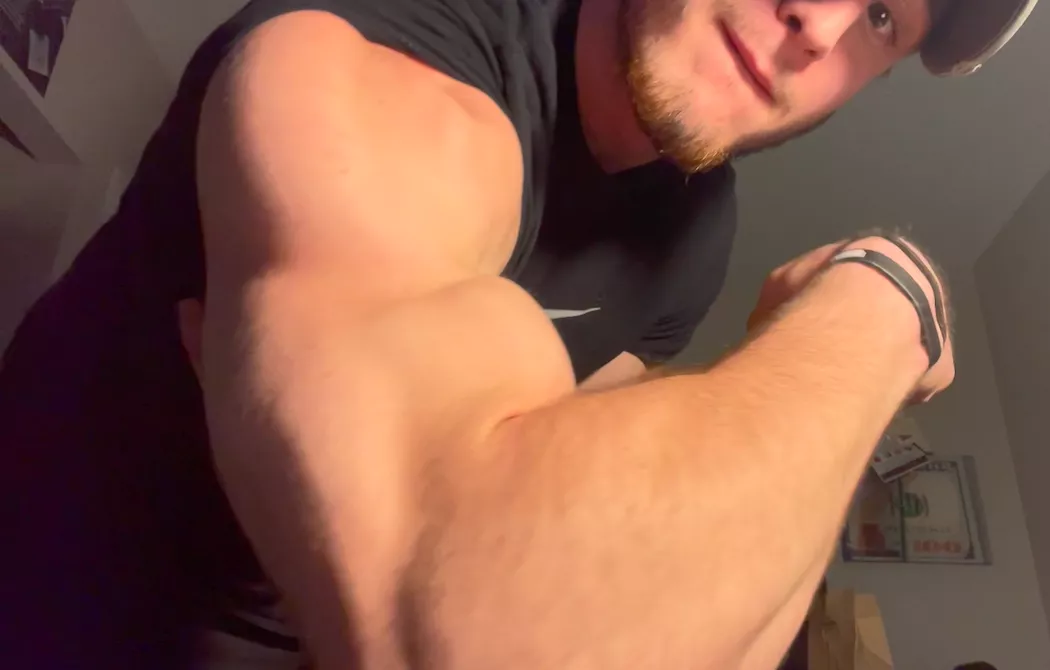 Looking Thick posted by Alpha-Jon