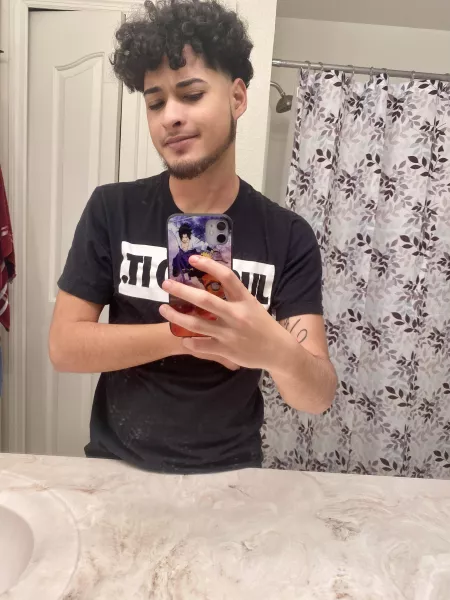 Looking to collab ❤️‍🩹 looking for a nice girl to vibe with and make some $$$ by Wide_Layer