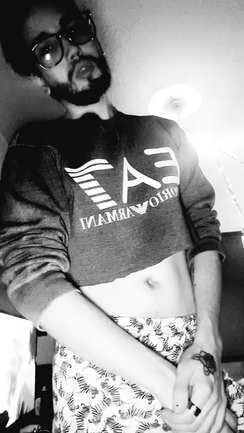 Looking to make some friends. Send a message if you want to chat :) by DthDrp4Dyz