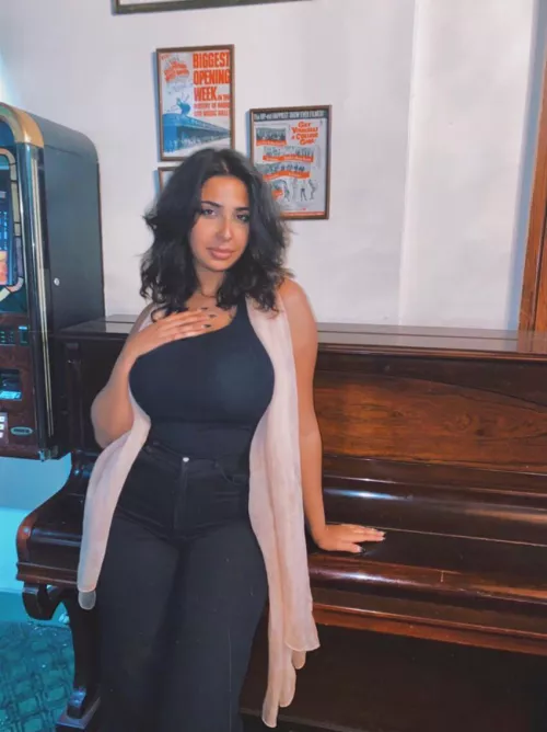 Looking to rp, Kik: bhosdke, pm if you’re a white racist looking to teach this muslim pig her place [feeding pics] by GrGas12