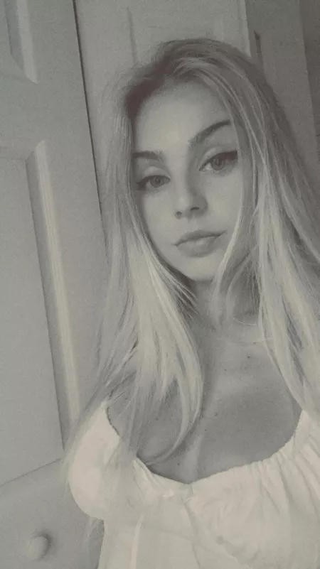 Looking to see who wants to trade pics of our girls by athleticpunk87