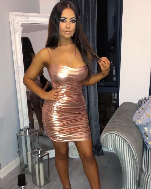 Looks hot in this dress by wiiman5