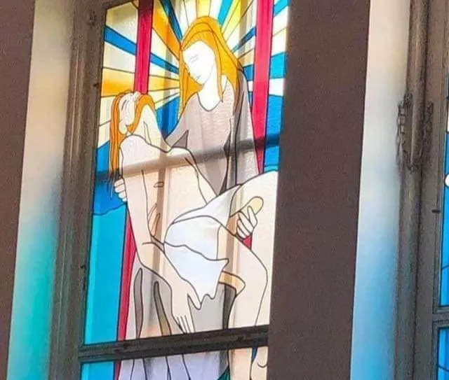 Looks kind of like the stuff that gets posted here. posted by HurraIchBinRedditer