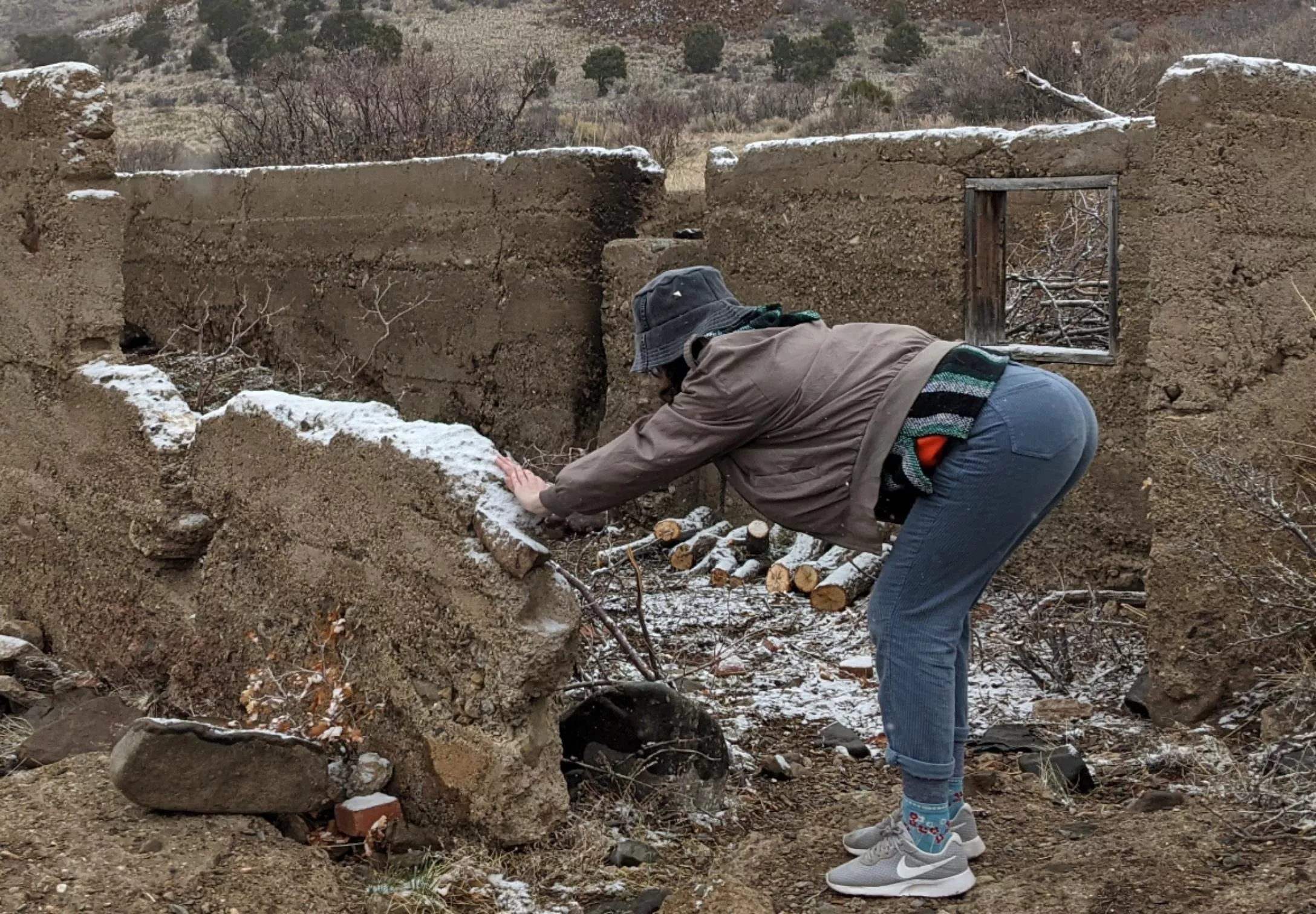 Losing my balance after yanking my pants back on 😅 (album in the comments💋) posted by smoothiecunt