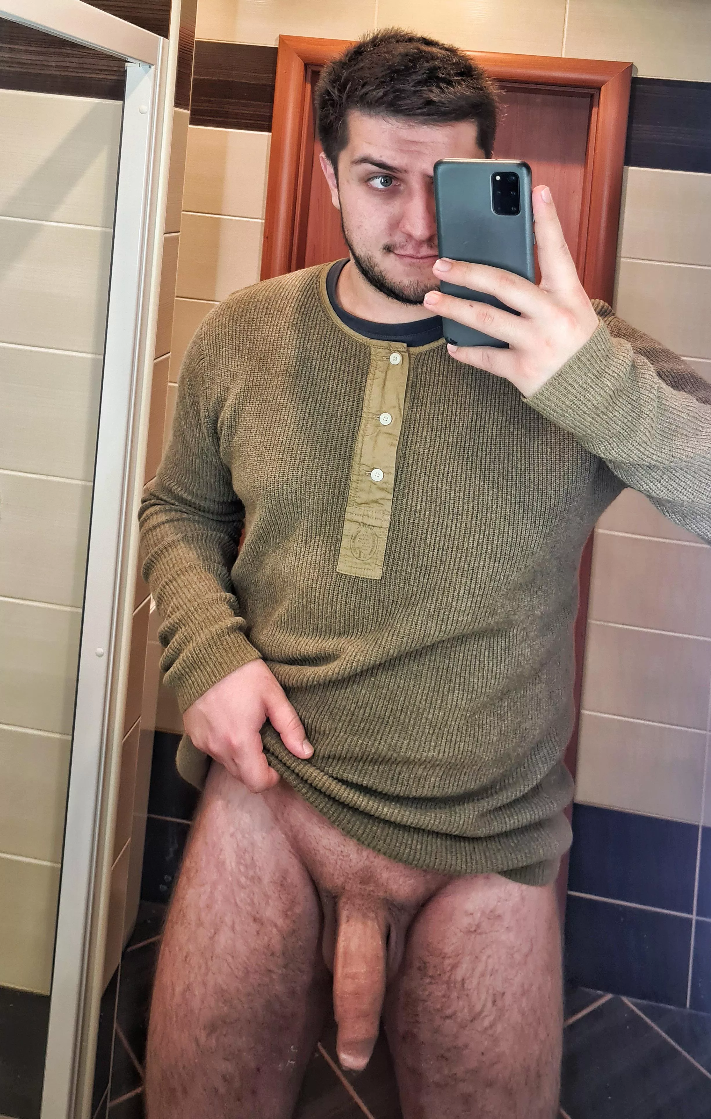 Lost between the massive thighs [M]23, 6'7, 250lbs posted by Taboopulale