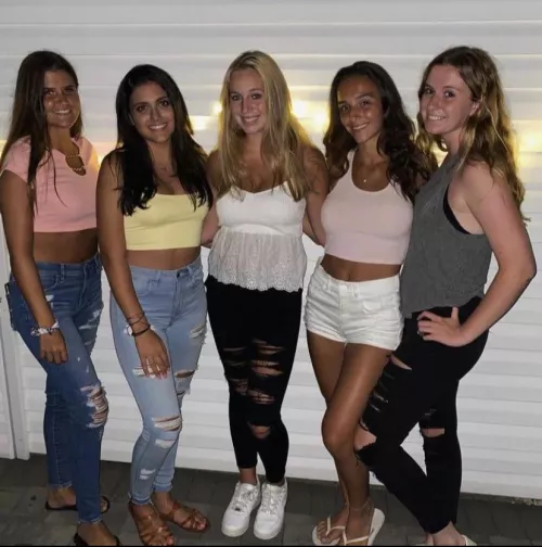 Lot of choices. Why u picking who? by kevin555547