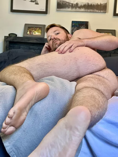 Lounging. by gjiacub