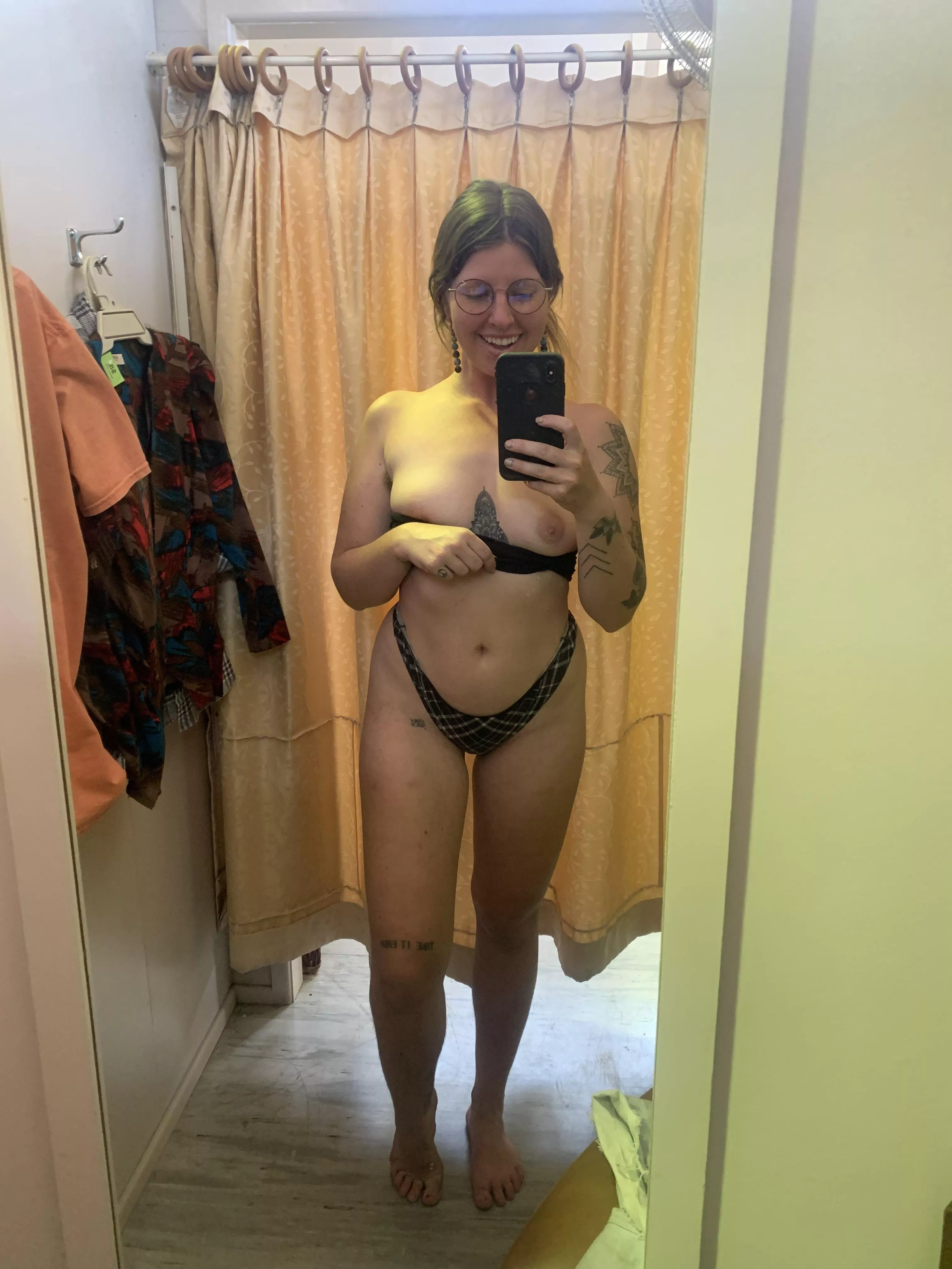Love a good change room selfie 🤪 posted by WickedWendyX