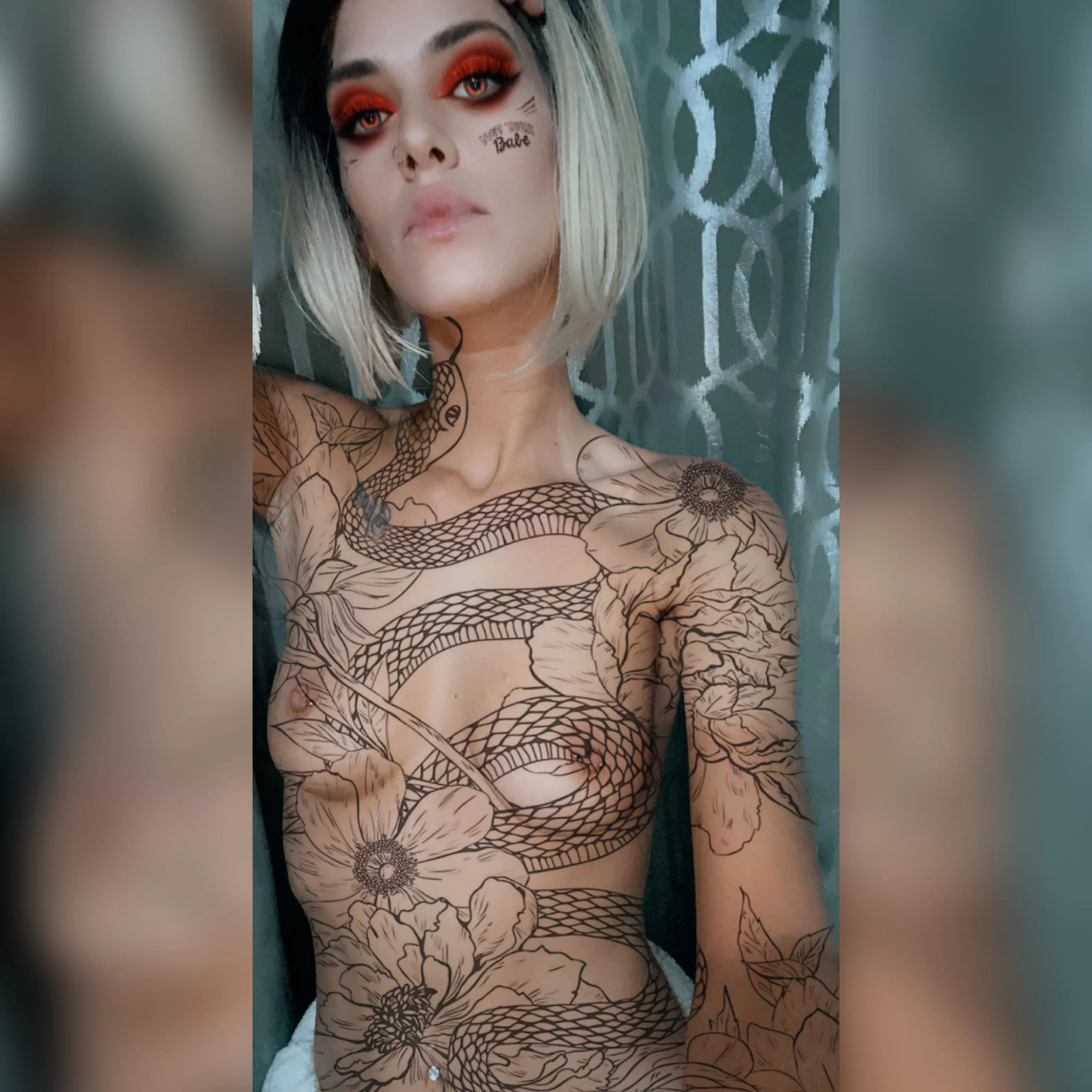 Love at first bite 🧛‍♀️ posted by peachh93