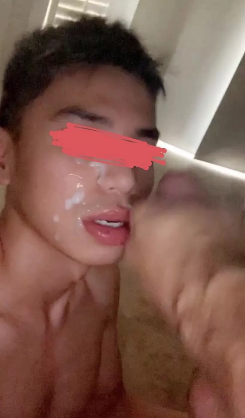Love being a cum dump 🥵 posted by johnlyfans