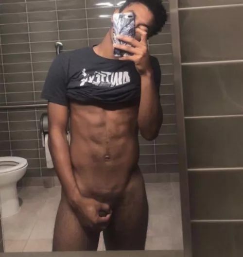 Love being naked at the gym by blackboyque