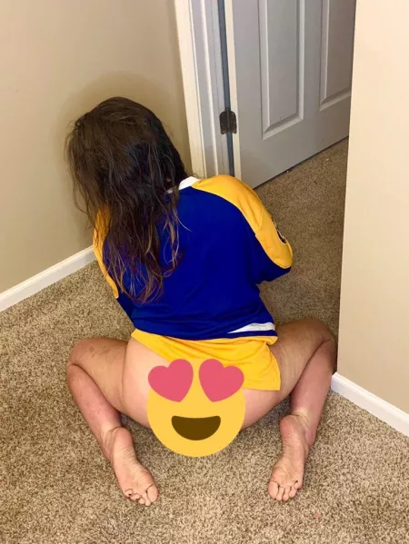 Love being on my knees😈 by lucyluv714