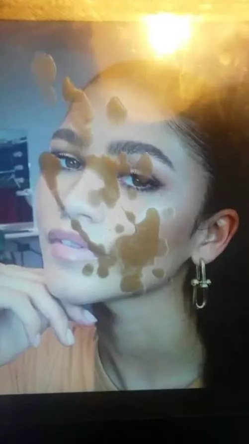 Love cumming on zendaya by brendon336