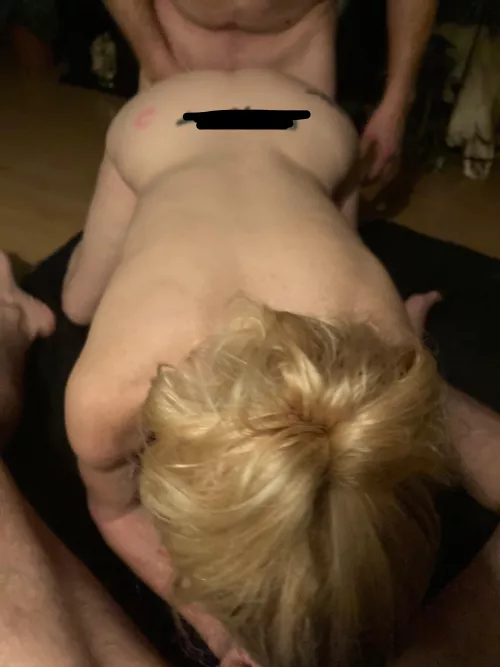 Love getting oral while my buddy pounds the wife from behind by rebel365