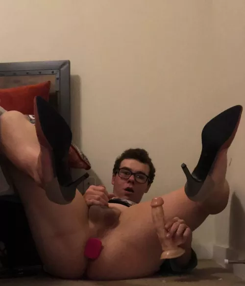 Love getting tributed and exposed as the sissy feet lover I am by SissyFeetBoy