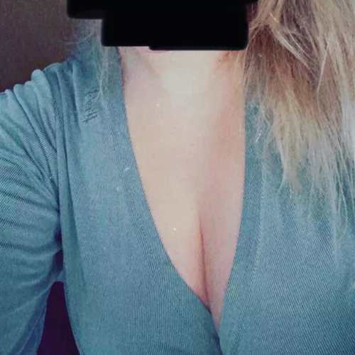 Love guys staring at her tits by reaperpoy