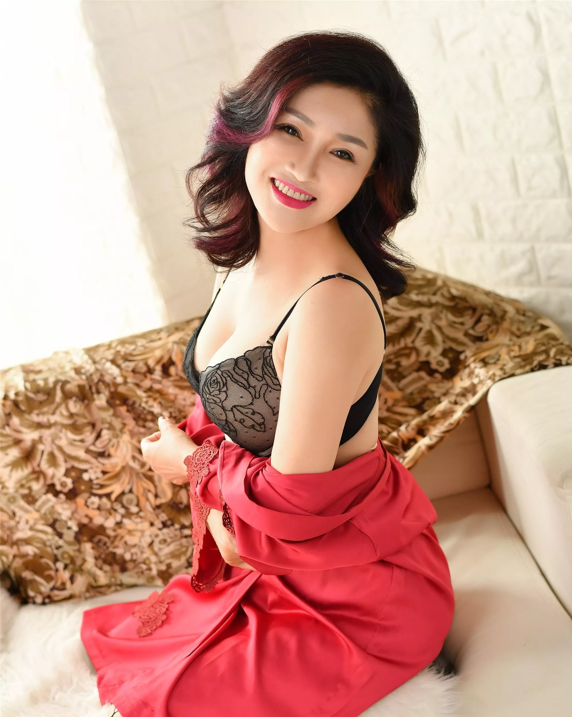 Love her charming smile posted by Snoo-53338