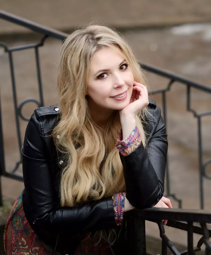 Love her cute smile [F40] posted by Snoo-53338