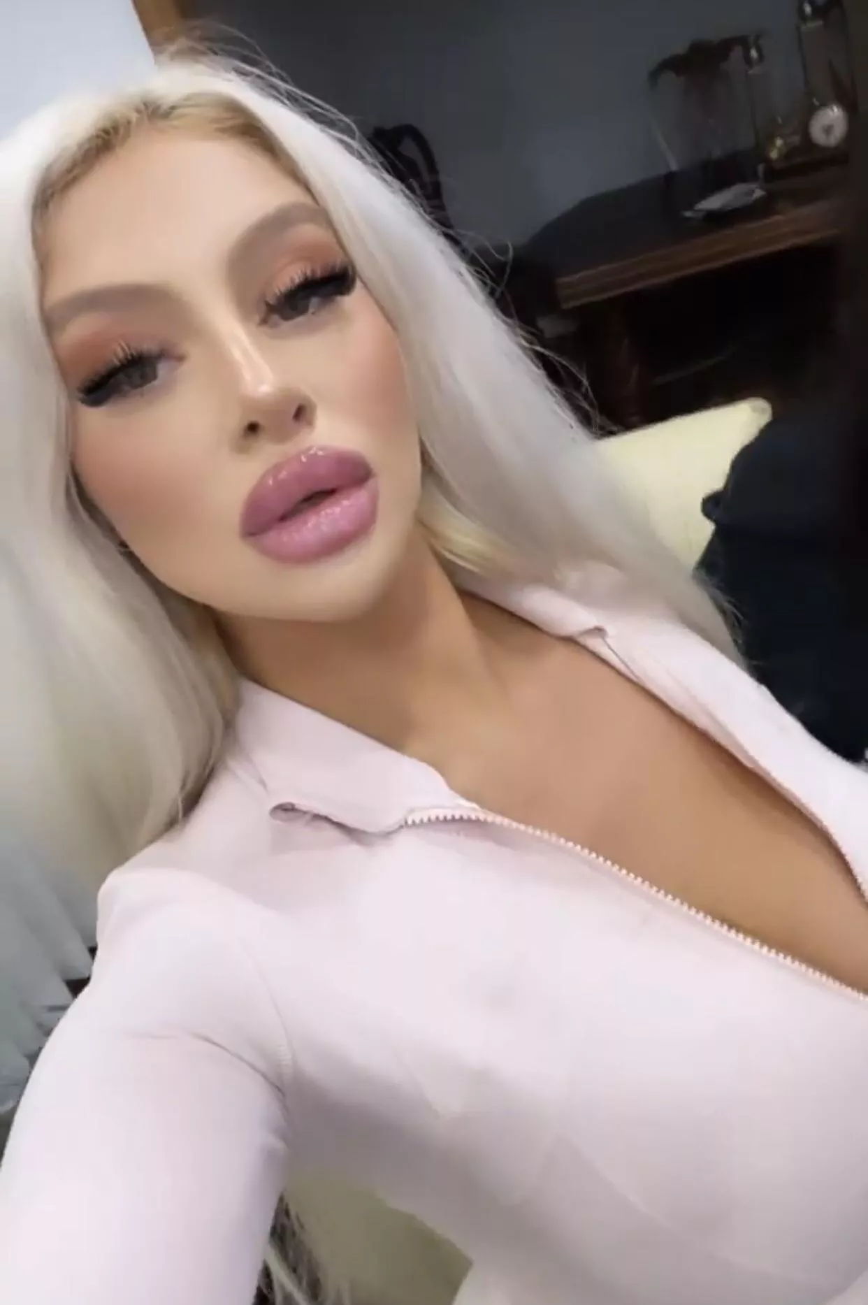 Love her lips. posted by khris189