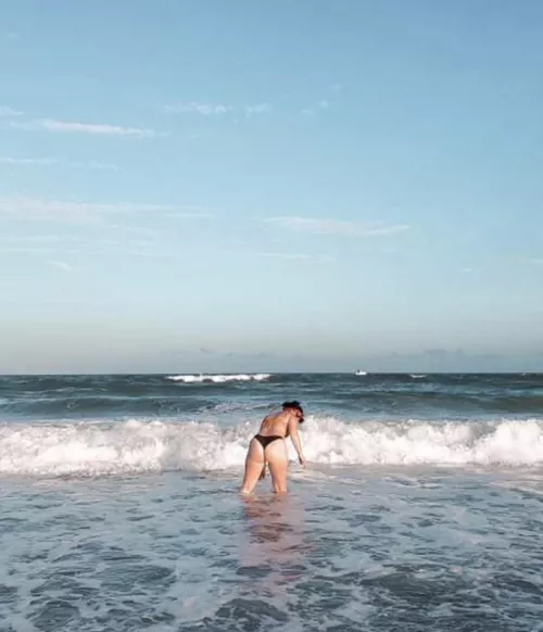 Love living by the beach 🖤🍑 by Ali_meadows