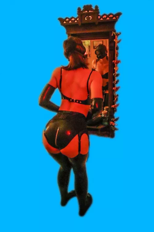 Love looking at myself in gas mask by rubberscrubber