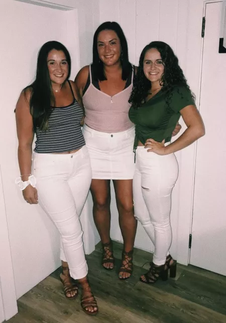 Love me some white pants… who’s are you taking off? by Wteller123