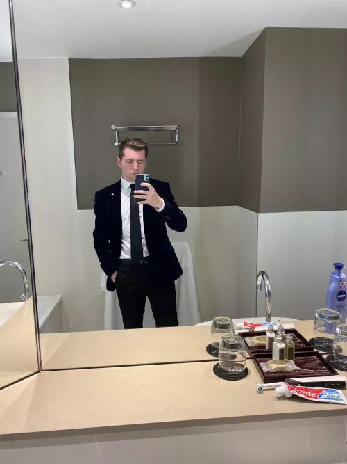 Love my blue velvet jacket! (22, 🇬🇧) by swalks20