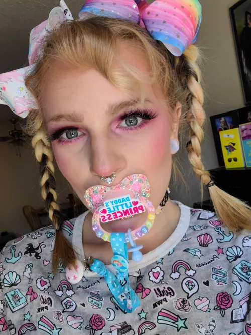 Love my custom deco paci by sweetcheekscapone