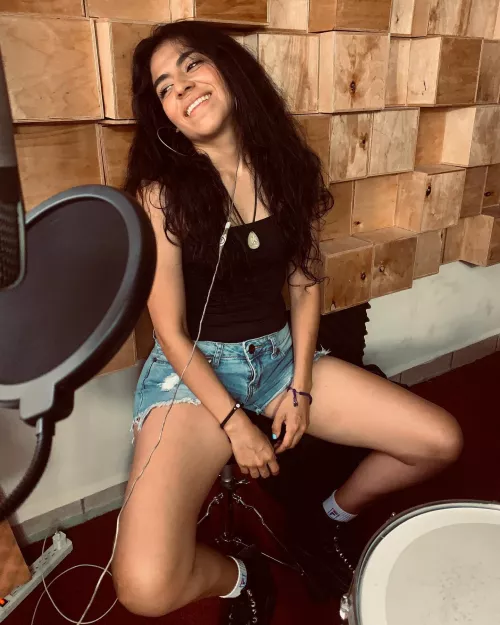 Love my denim shorts 🥺 but where should I be sitting? 🤔🤭 by _eva_rosse_