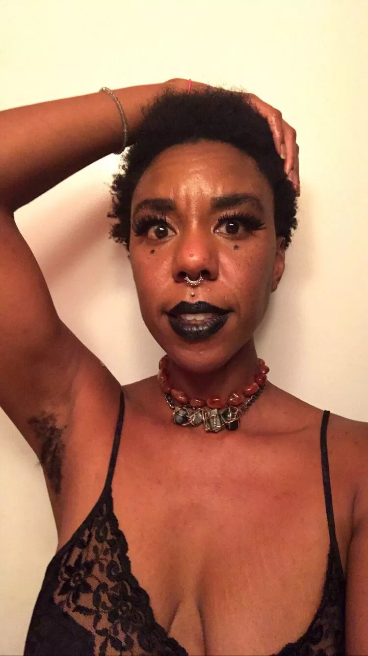 Love my hairy pits ❤️ posted by empressasha777