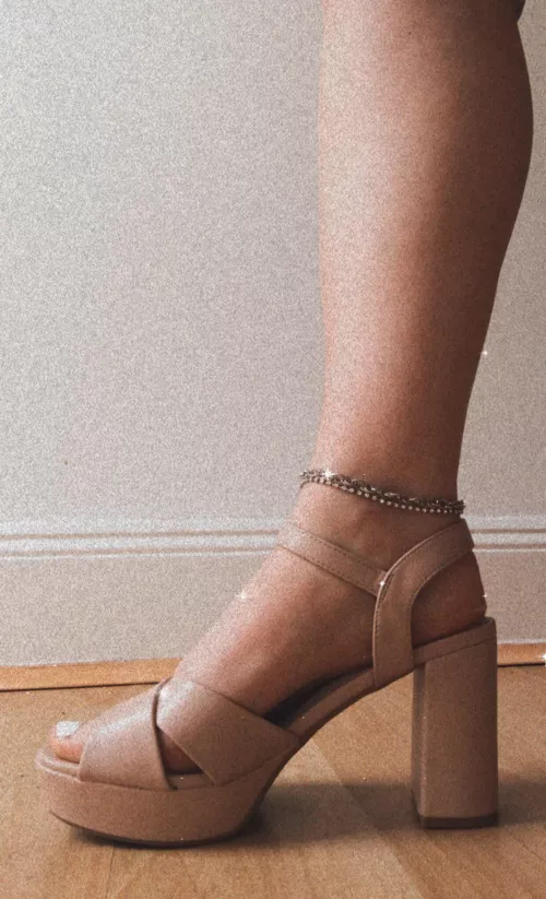 Love my new heels 🤤 by stormriver12x