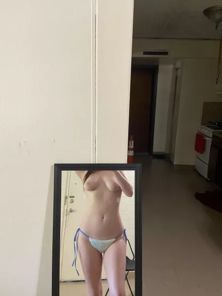 Love my pretty titties by Seroquelboogers