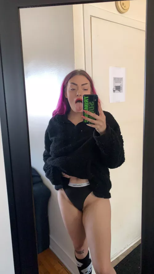 Love my spooky socks ❤️‍🔥🤗 by maddisonrose