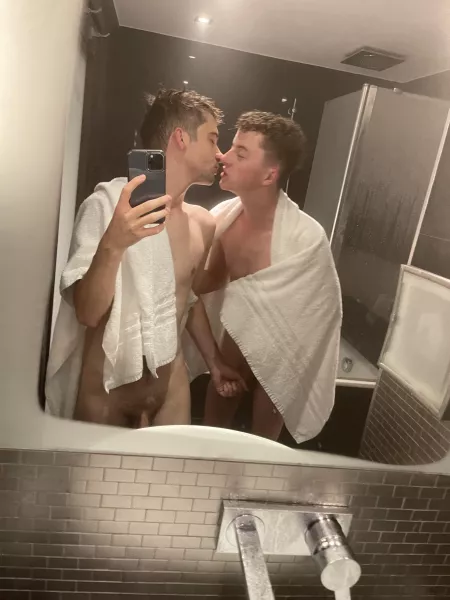 Love our hotel videos on 0.f by RENandArry