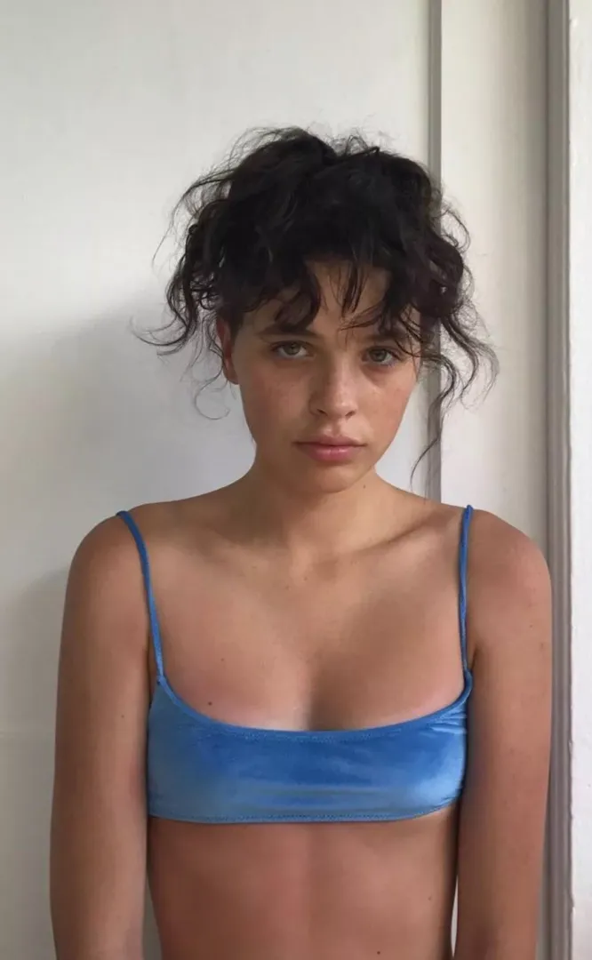 Love petite girls (b.1997) posted by hankk2021