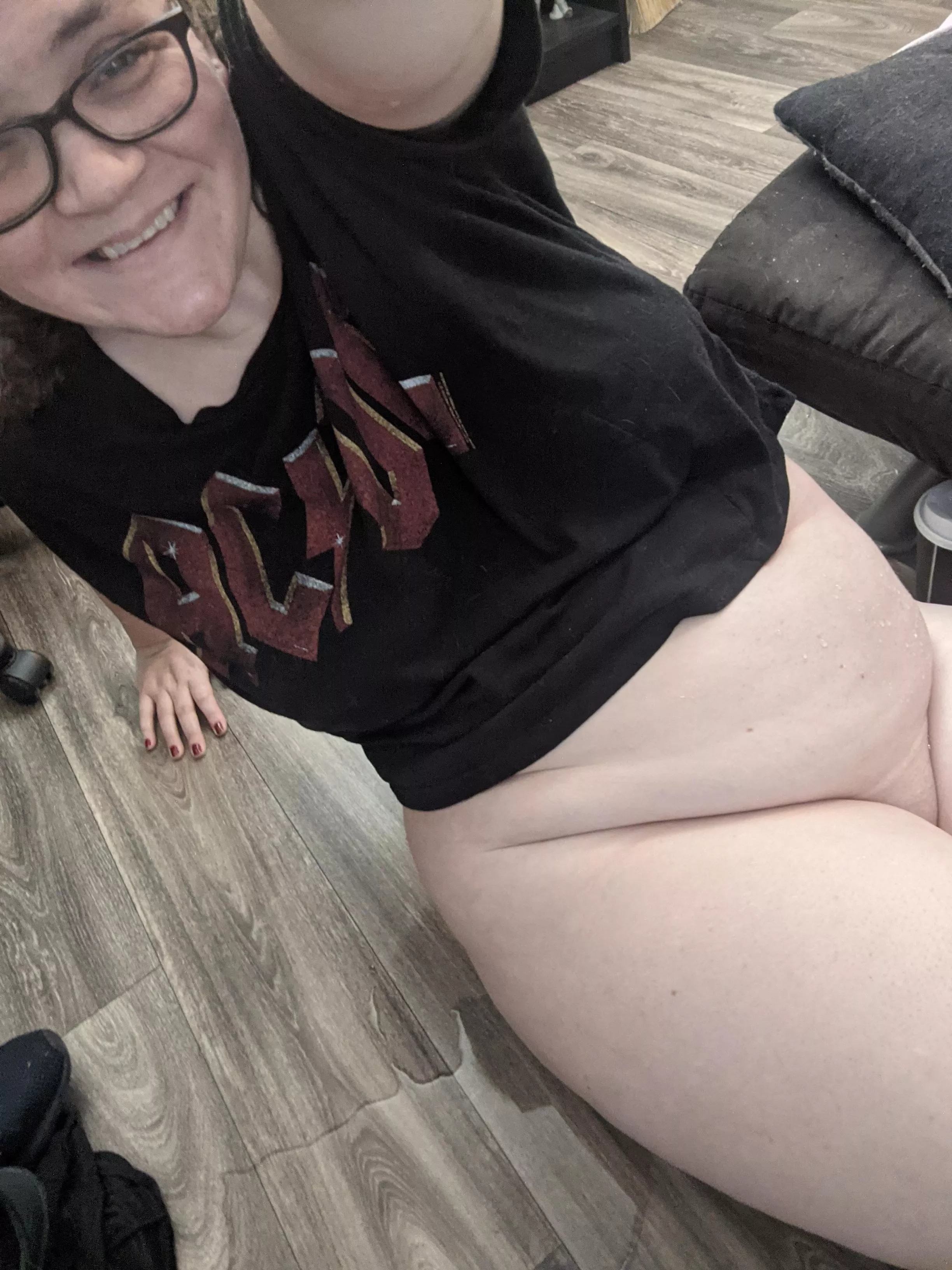 Love sitting in my mess 💕 posted by naughtytatertot