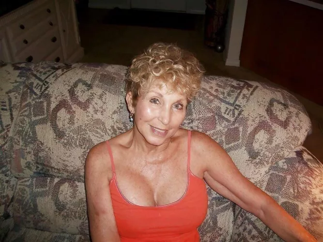 Love That Top by Hoggy2099