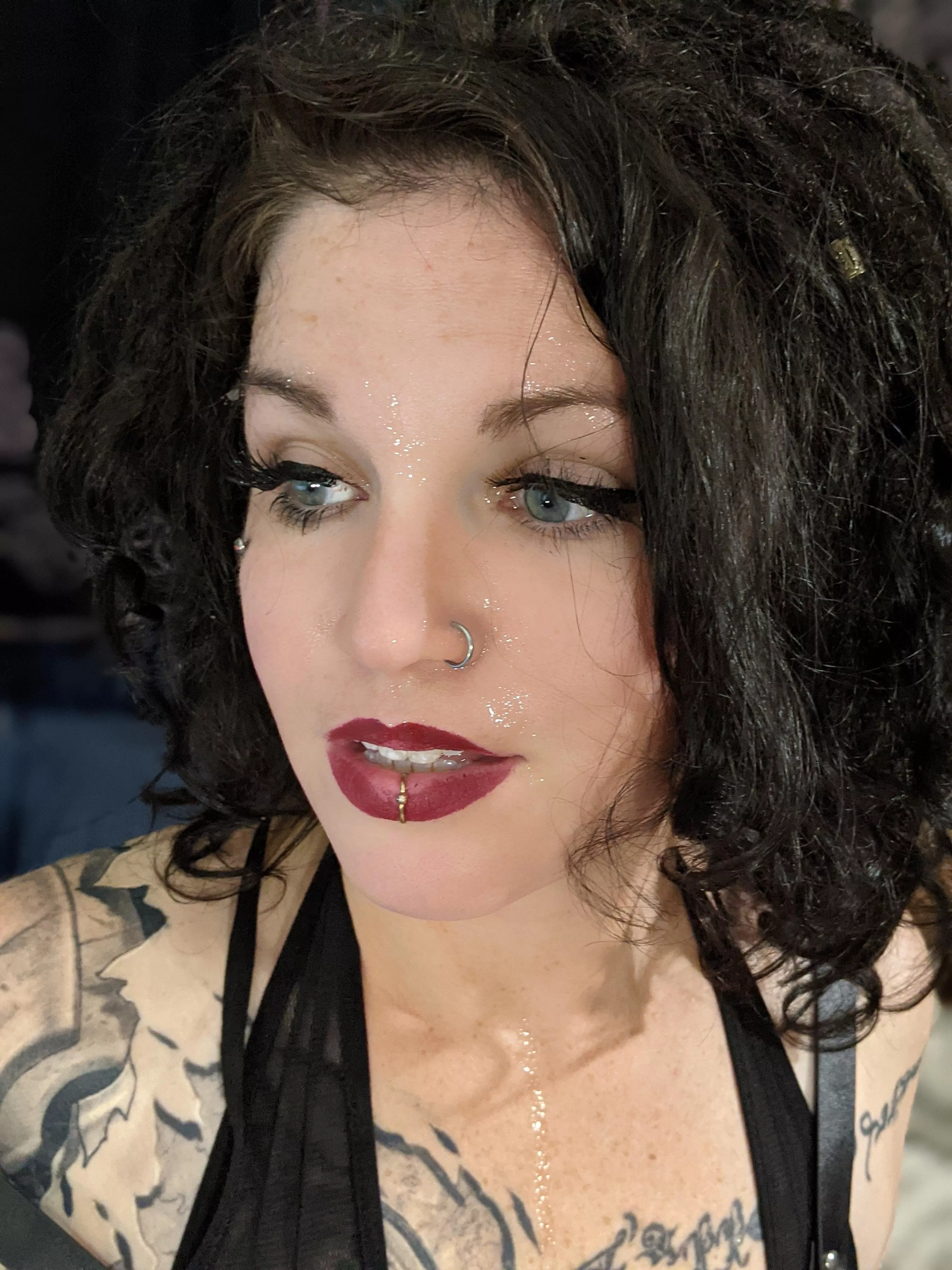 Love the feeling of it dripping down my neck posted by Jasmine_Erotica