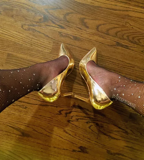 Love the holiday vibes this combo is giving! 🌟 by Goddesss5000