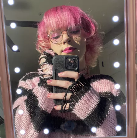 Love the lighting in this pic 💕 by PanFemboy