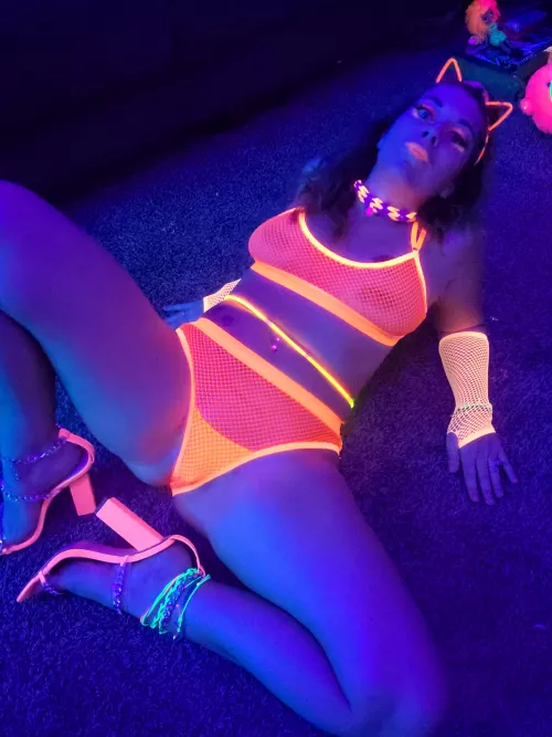 Love the neon orange 🧡 by KittyUV