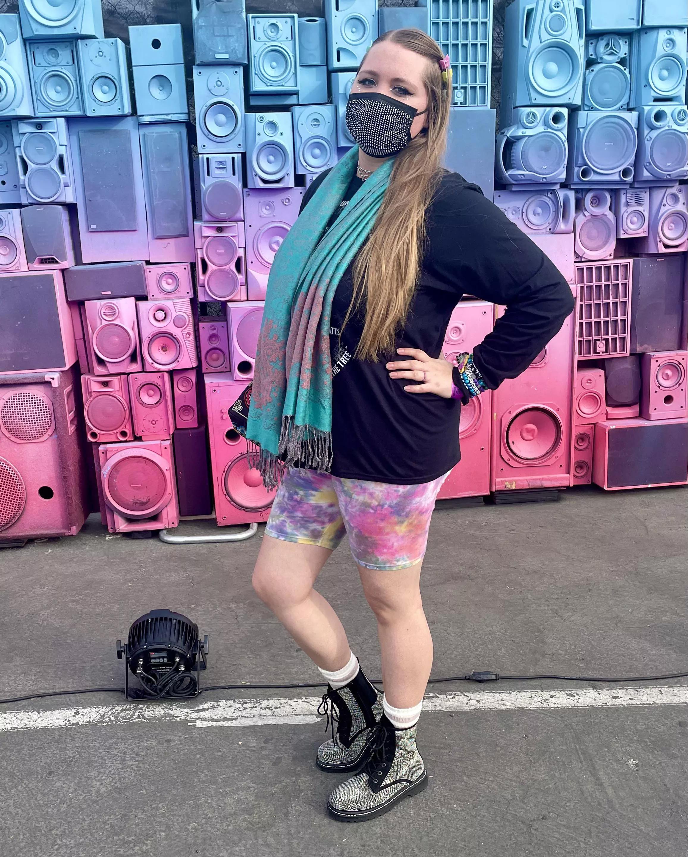 LOVE these boots. ✨ posted by candlesandcrystals