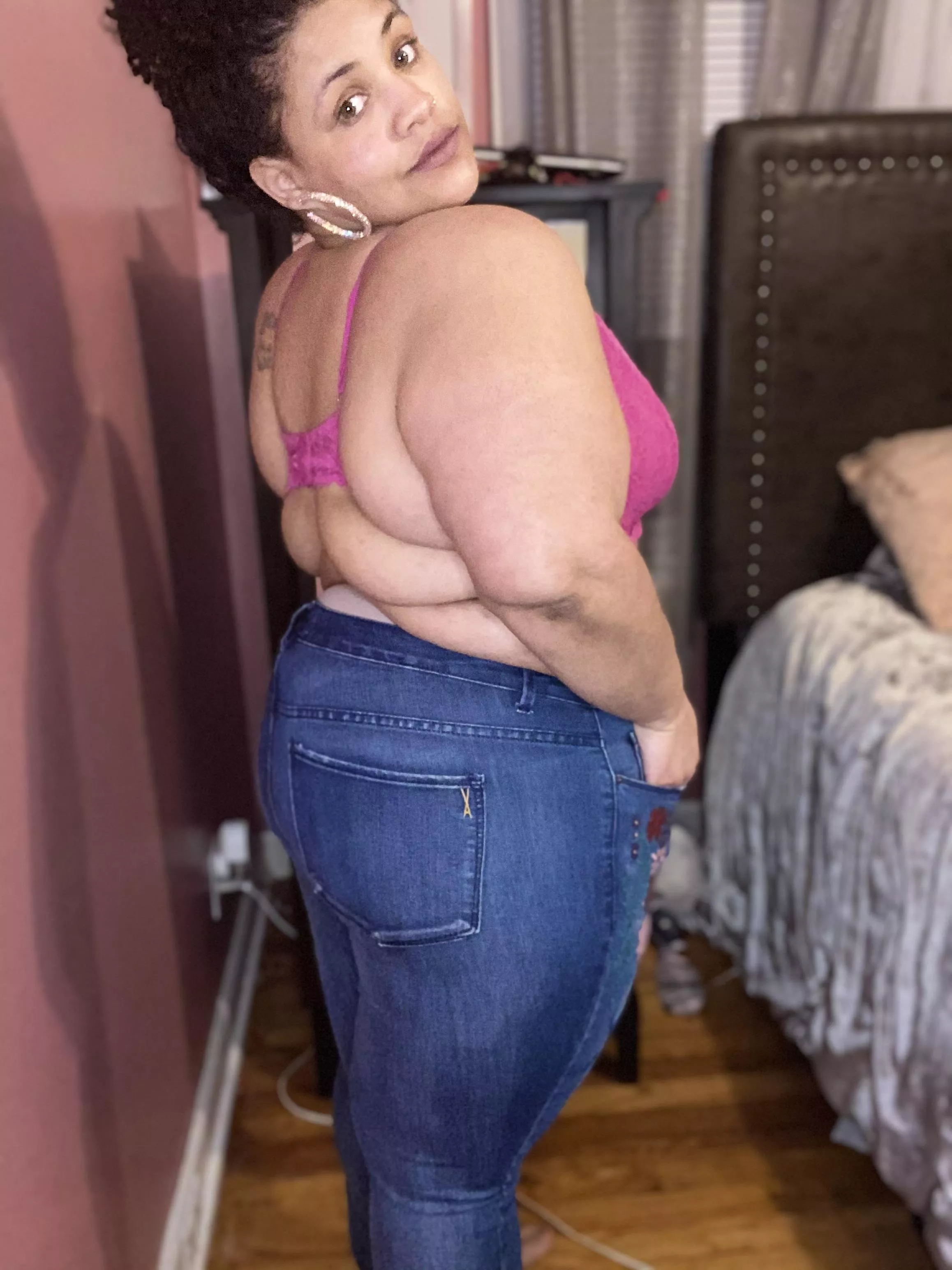 Love these jeans so much I thought I’d post another angle 🌺🌸🌼 posted by Chubbygrlchang