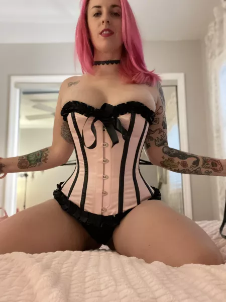 Love this corset look 😏 by MissPenelopePink