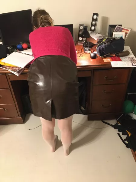 Love this outfit - pair it with nudes brown patent pumps by Mdownsouthmodel92