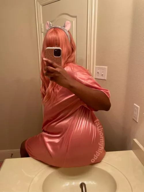 Love this silky-smooth feeling this outfit gives on my booty!! by fathornyhippo