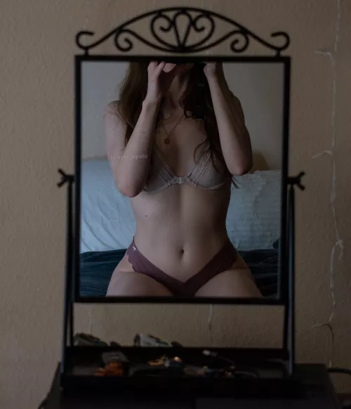 love to have my bellybutton filled ❤ by ivoryincognito